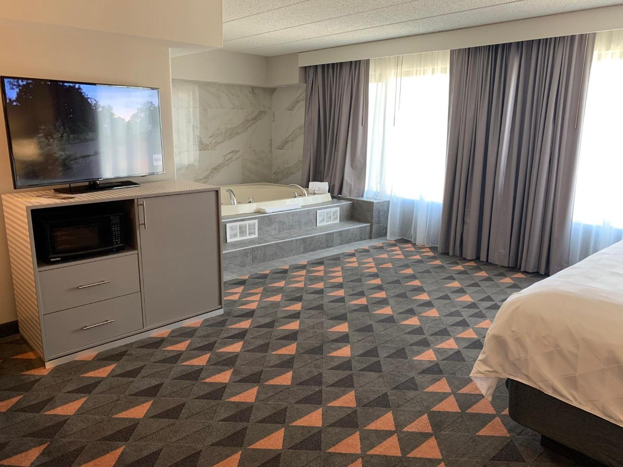 Holiday Inn Chicago Nw Crystal Lk Conv Ctr By Ihg Crystal Lake Bagian luar foto