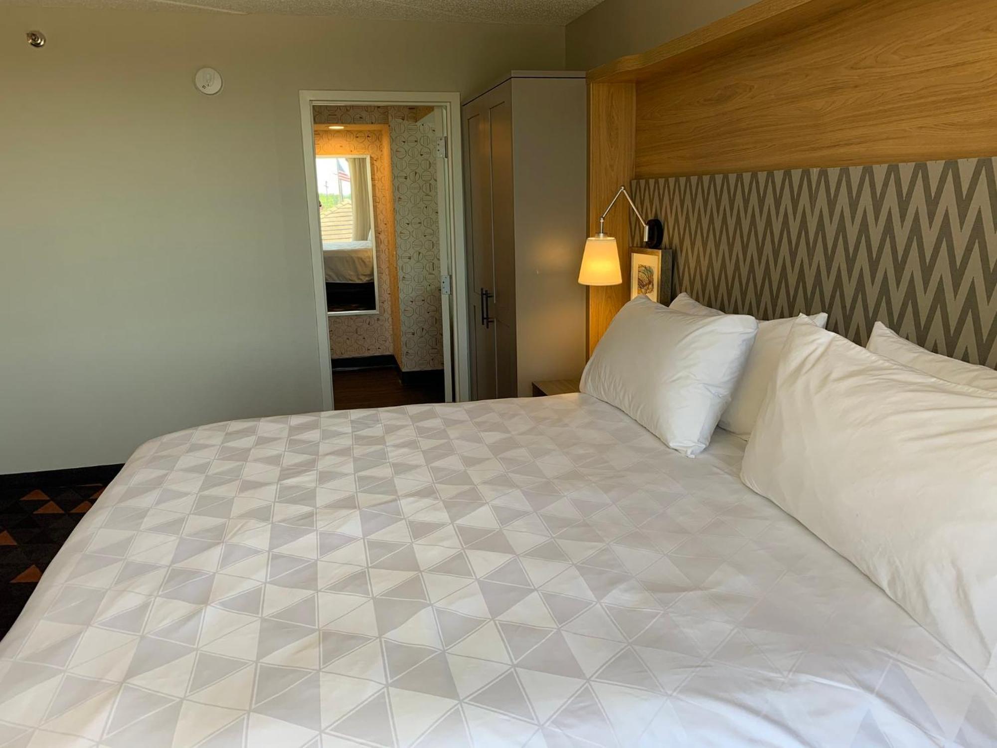 Holiday Inn Chicago Nw Crystal Lk Conv Ctr By Ihg Crystal Lake Bagian luar foto