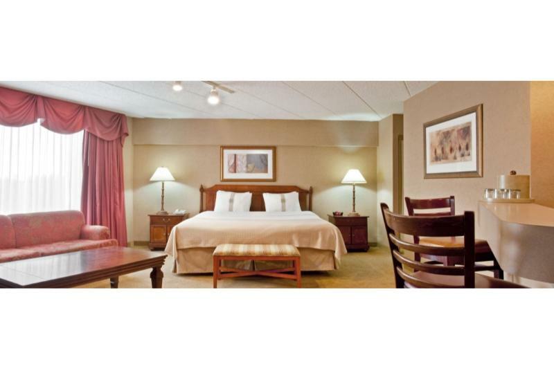Holiday Inn Chicago Nw Crystal Lk Conv Ctr By Ihg Crystal Lake Bagian luar foto